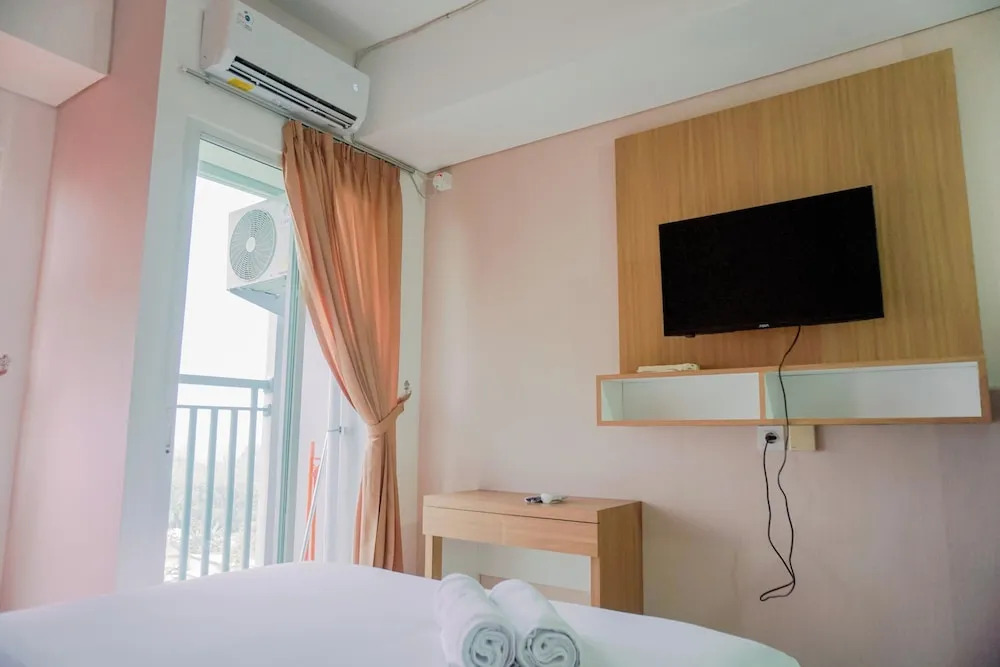 Nice And Homey Studio Serpong Garden Apartment