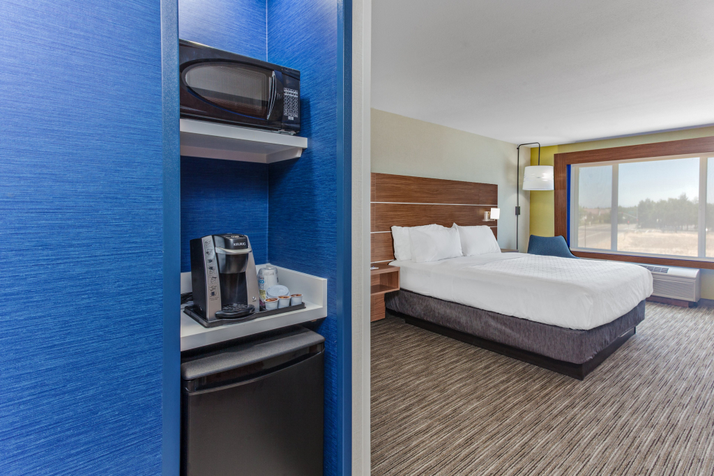 Holiday Inn Express Elk Grove West I-5 by IHG