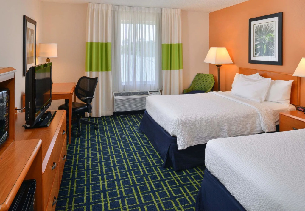 Fairfield Inn and Suites Charleston North/University Area