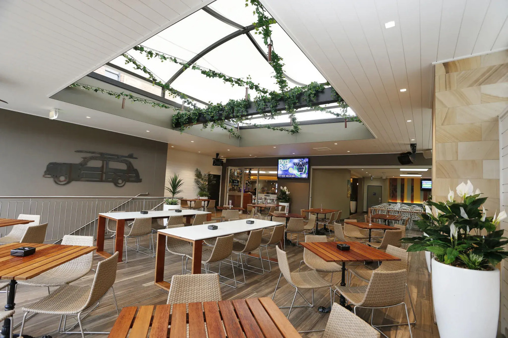 The Lakes Hotel