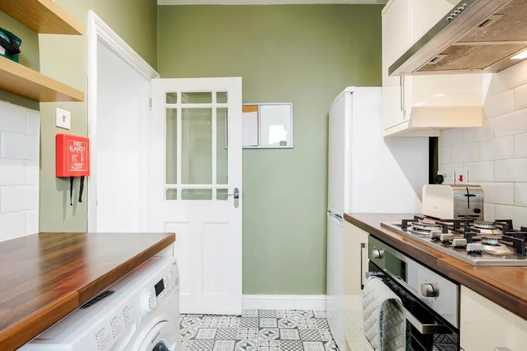 Luxury Apartment 2bed & Parking - East London - by Damask Homes