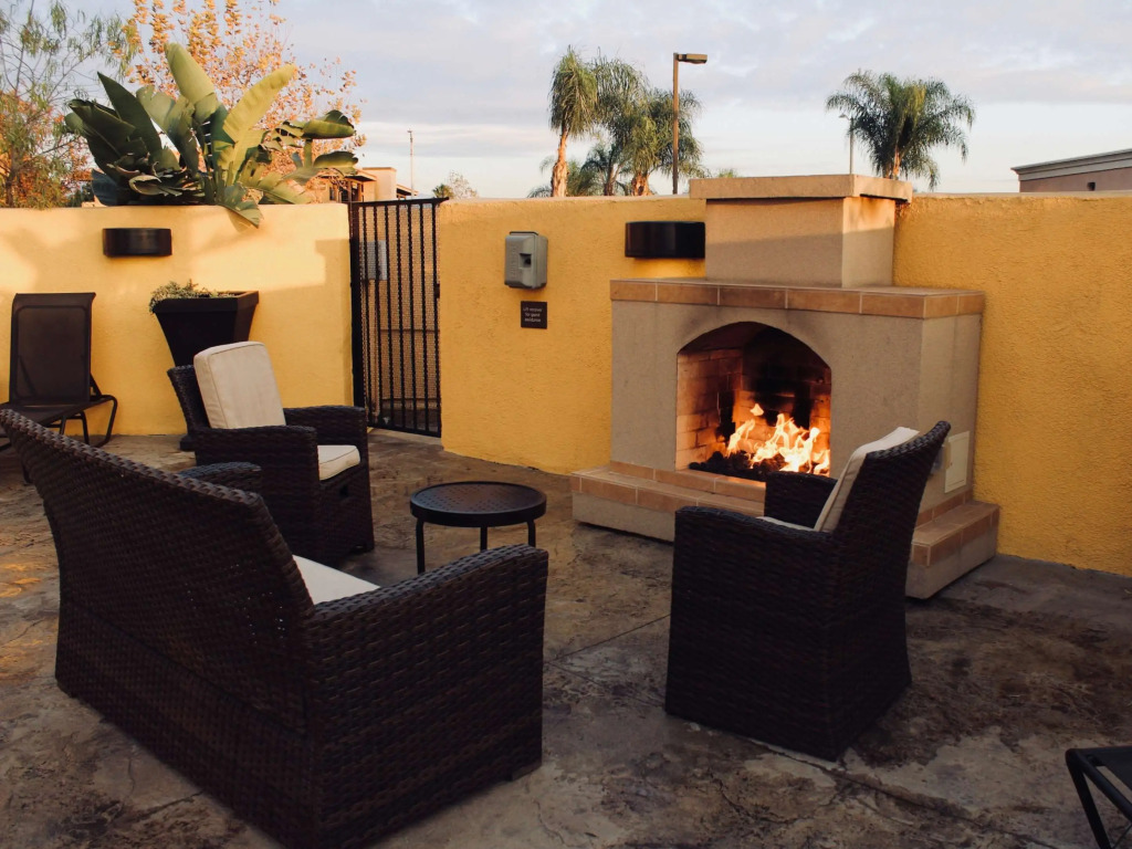 Best Western Plus Arrowhead Hotel