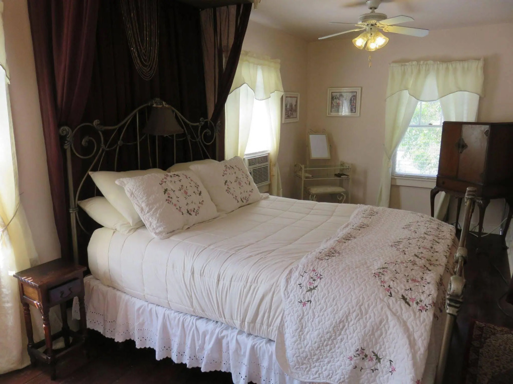 Avenue O Bed and Breakfast