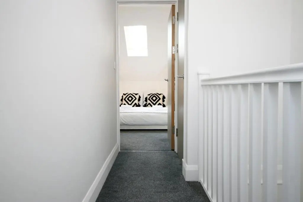 New Light & Airy 3 Bed Getaway - Wifi - Netflix - Comfort