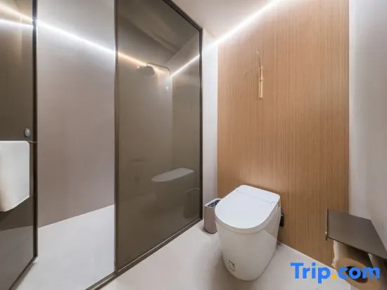 JI Hotel (Hulunbuir Hailar Airport Genghis Khan Square)