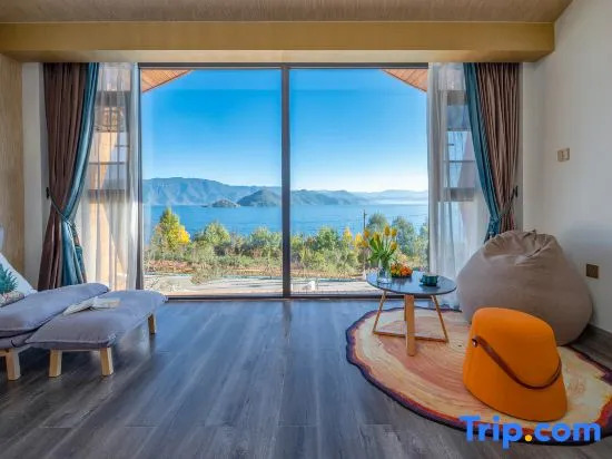 Lakeview Hotel