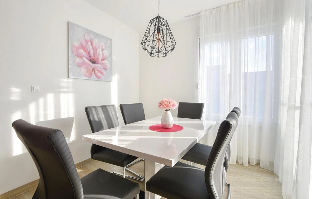 Ten-Bedroom Holiday Home In Razanj