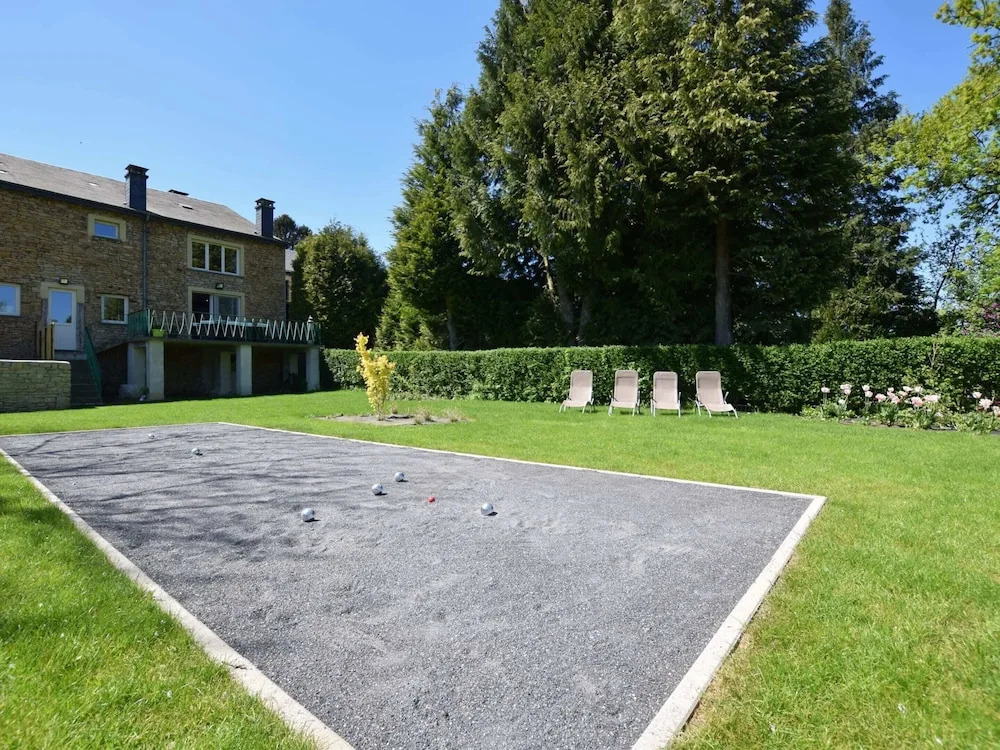 Lavish Holiday Home In Chassepierre With Terrace