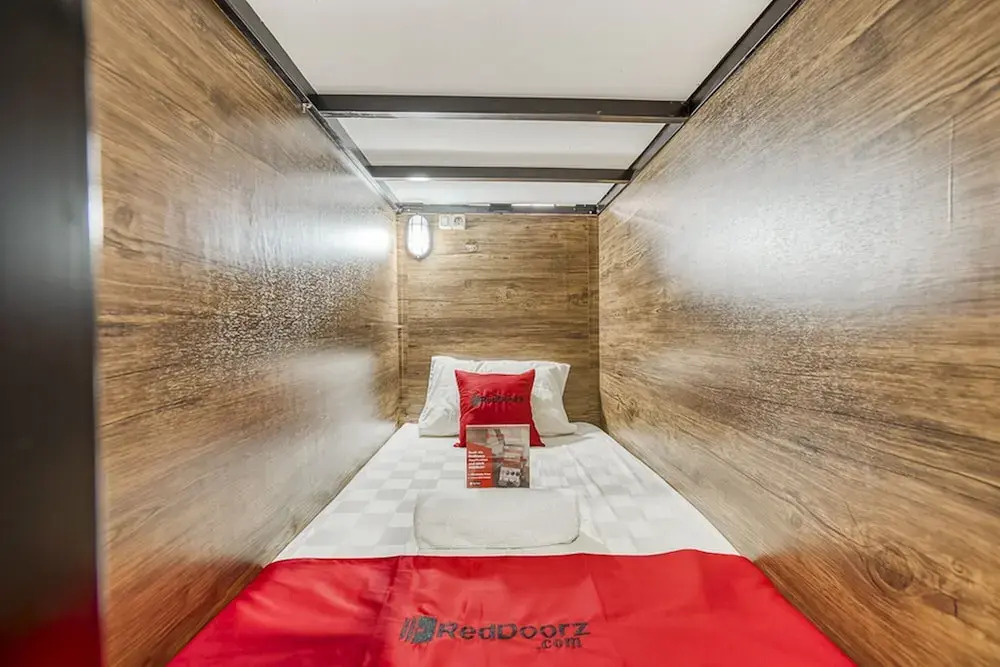 RedDoorz Hostel @ Feliz Noche Cengkareng
