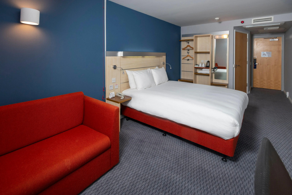 Holiday Inn Express Swindon City Centre by IHG