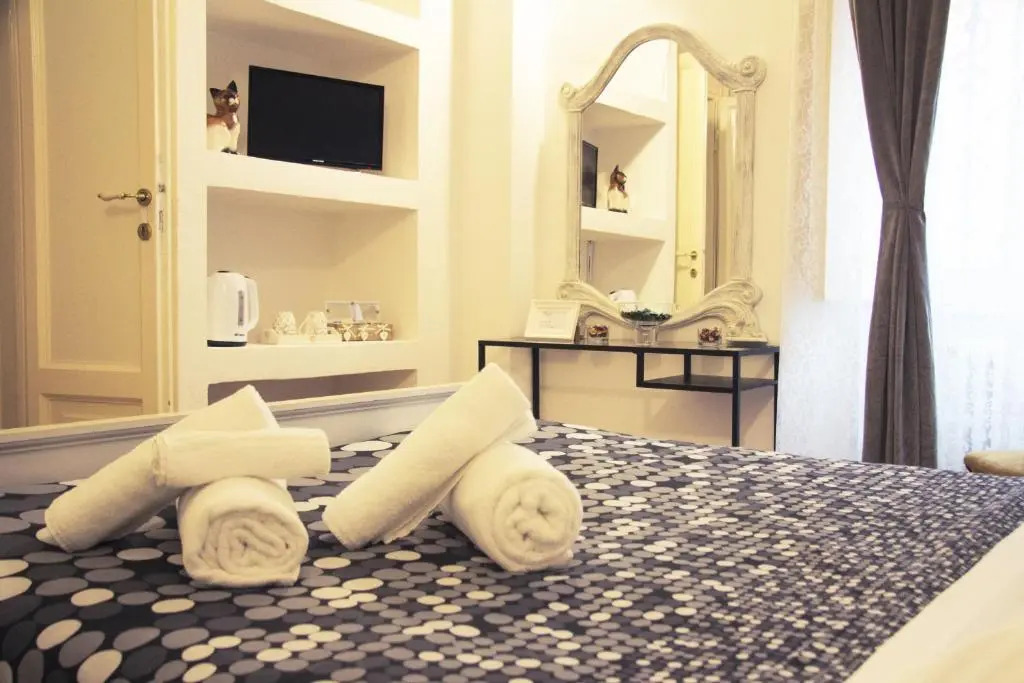 7 Archi rooms in Como