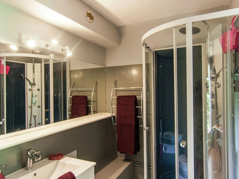 Peaceful Holiday Home in Carsac-aillac With Swimming Pool