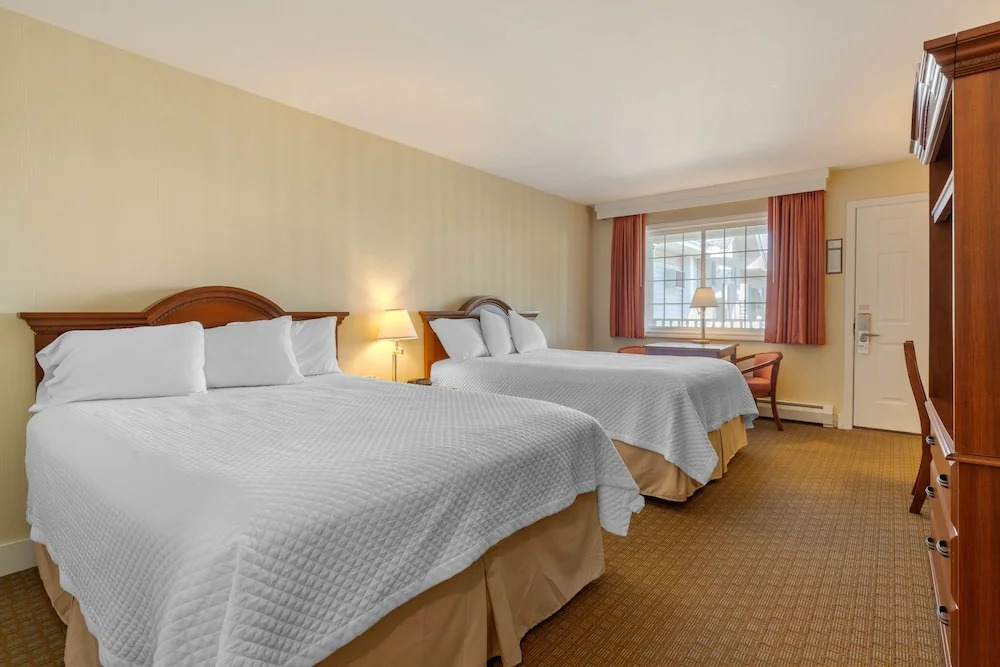 Driftaway Hotel and Pool