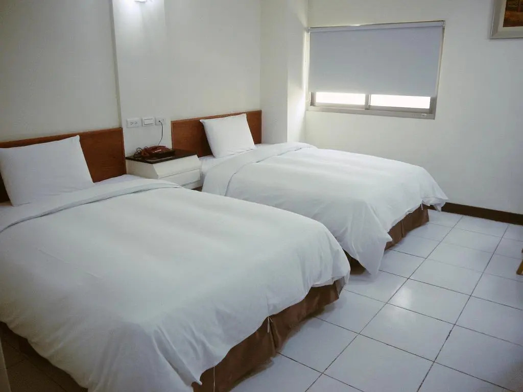E Moon Hotel
