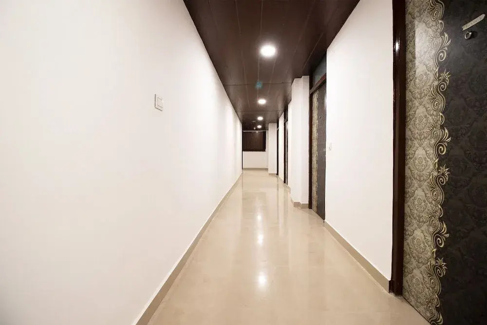Grand Inn by OYO Rooms