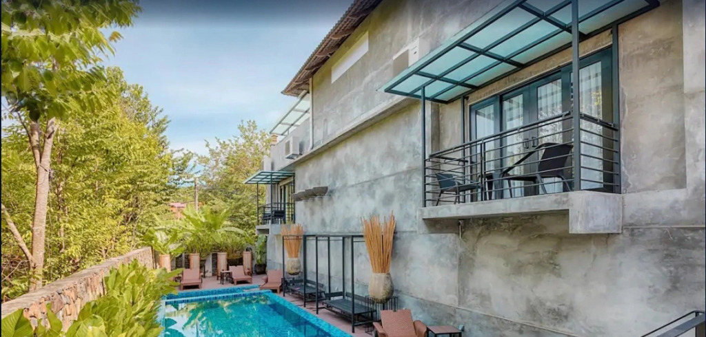 Lot 33 Boutique Hotel