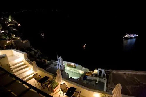 Cycladic Center Economy Rooms