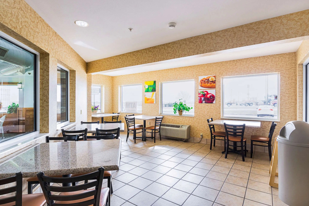 Quality Inn & Suites Belmont - Platteville