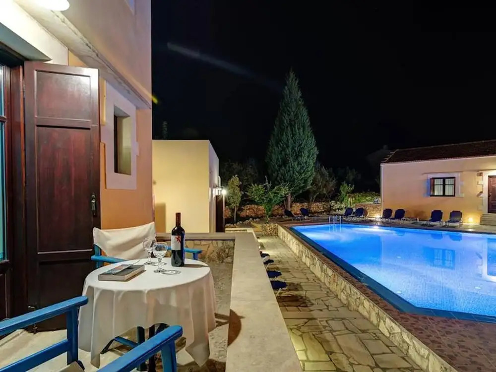 Group Accomodation, Heliopetra Studios And Houses