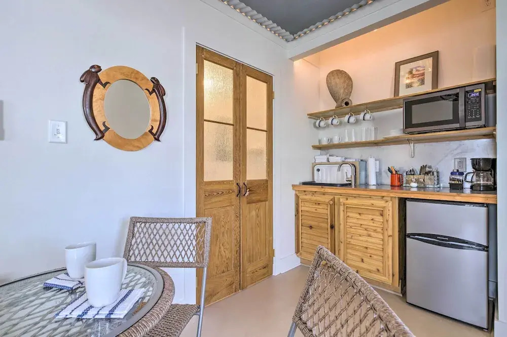 Old Town Getaway, Walk to Shopping, Dining, & Bay!