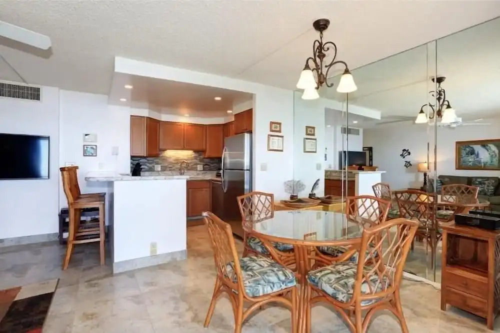Kihei Beach, #203 1 Bedroom Condo by RedAwning