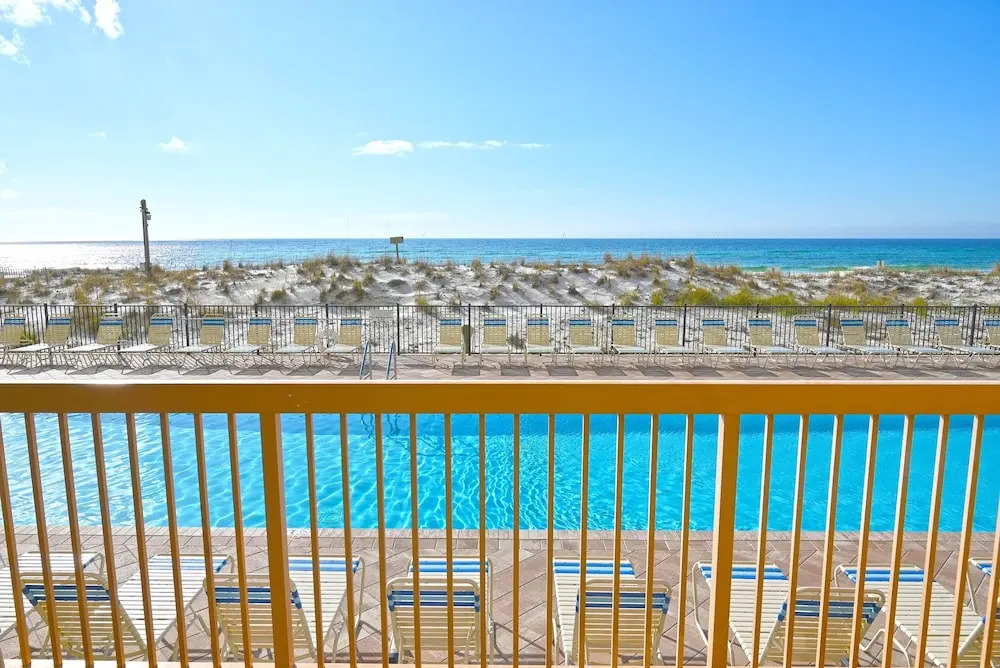 Pelican Beach 0515