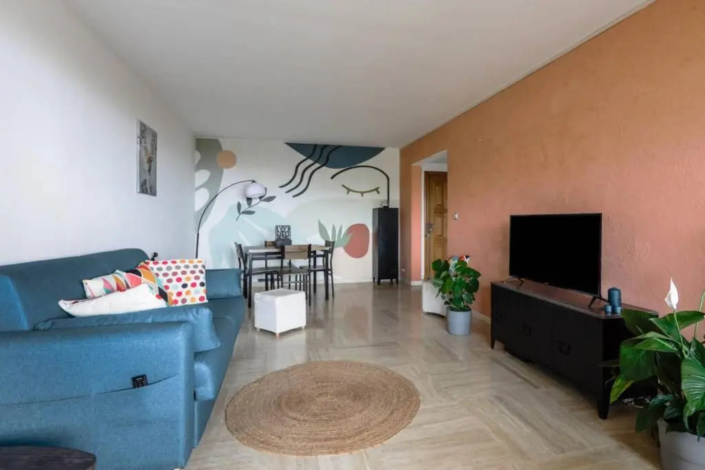 Sea view apartment in residence with swimming pool!
