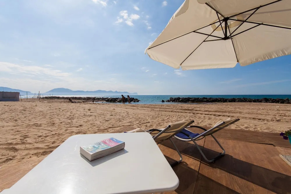 Amira Beach Villa by Le Dhome Sicily