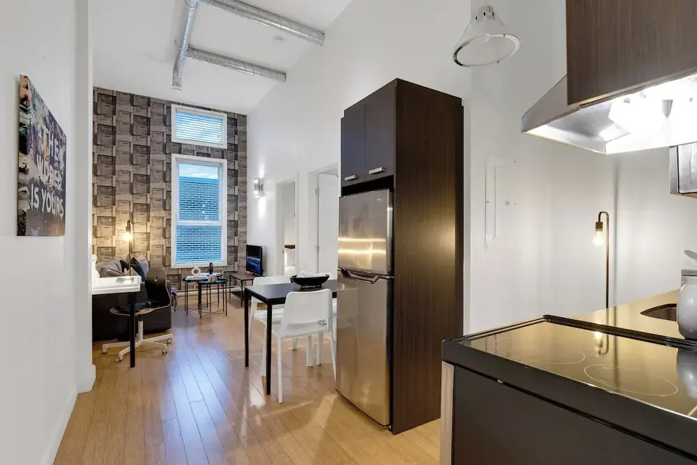 LiV MTL Main Plateau Suites Near Downtown Montreal