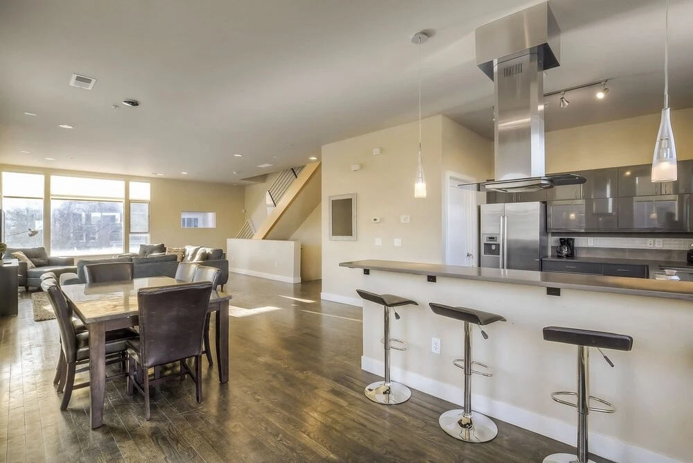 Luxe 3 Story Loft Rooftop Deck City Views!
