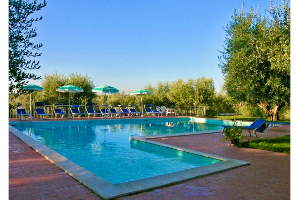 Sunflower apt With Shared Pool Family fun