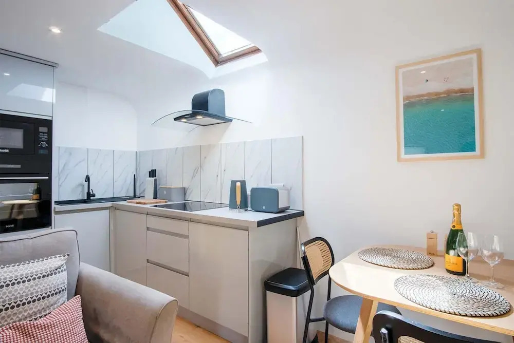 Flat 2 - 1 Bedroom Apartment - Tenby