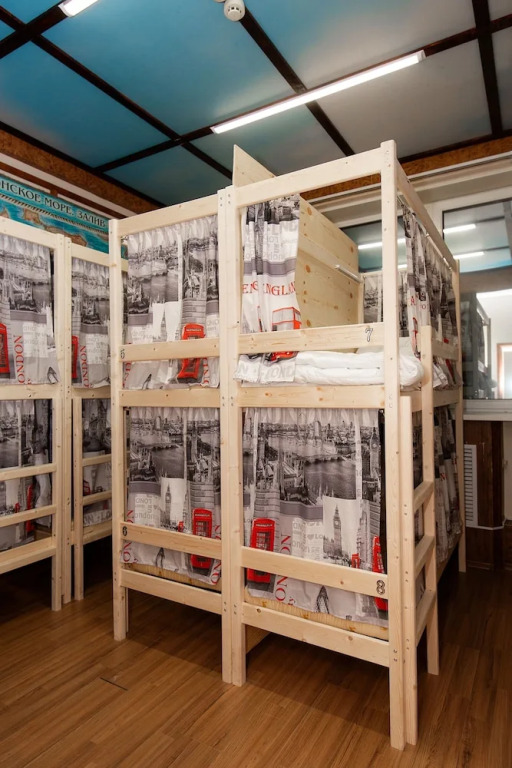 Vhostel25