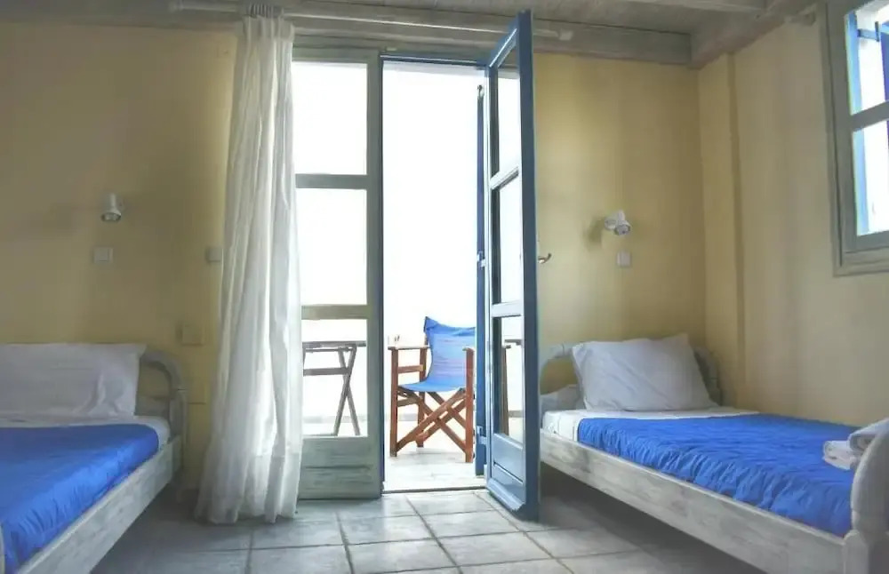 Santorini Breeze