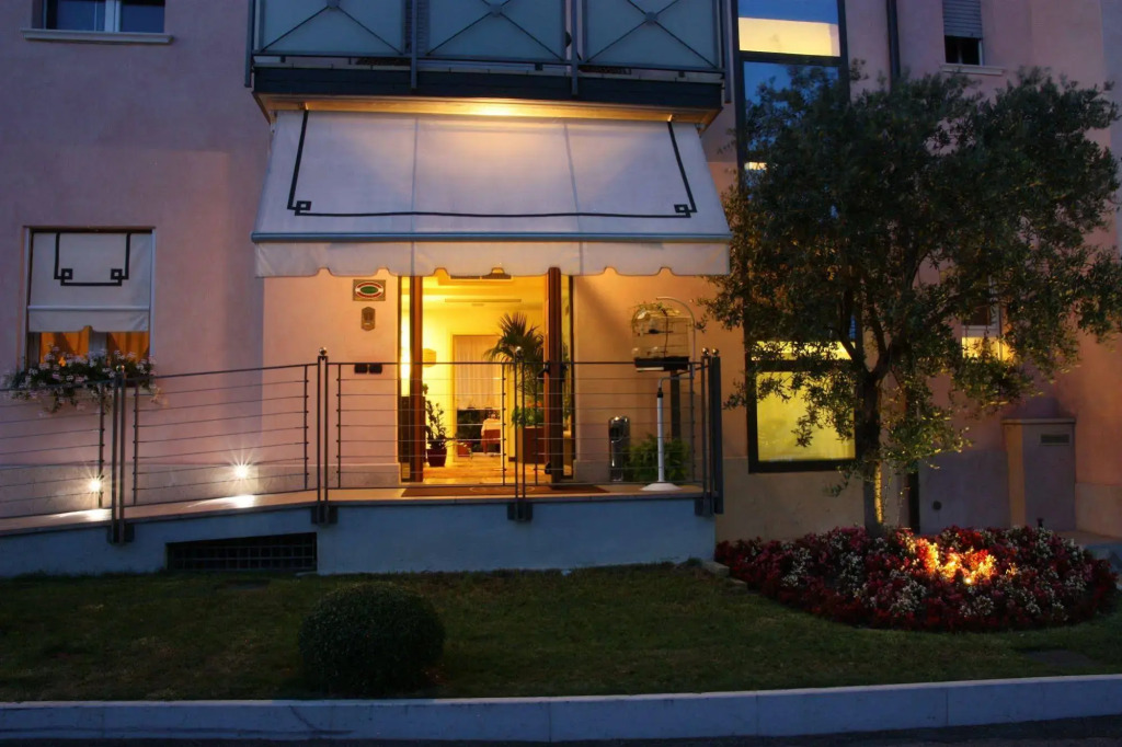 Hotel Clarin 14 by Dori