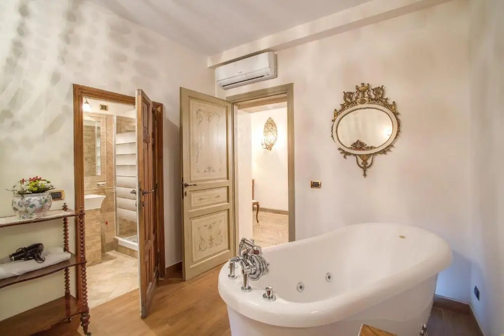 Navona Gallery Suites