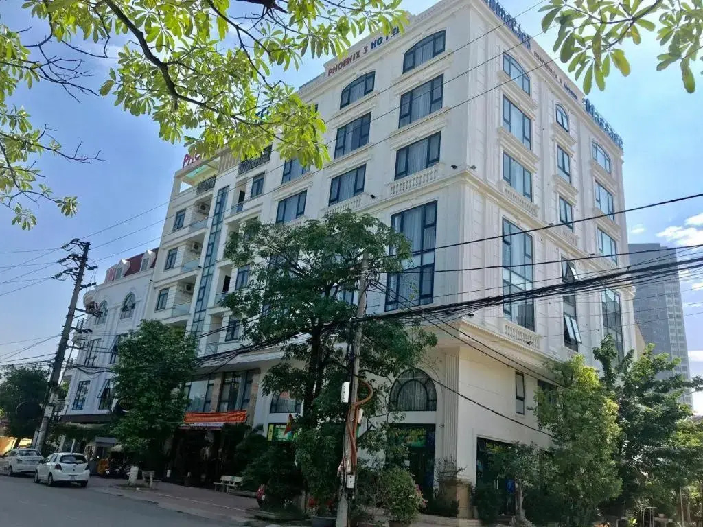 Phoenix 3 International Hotel