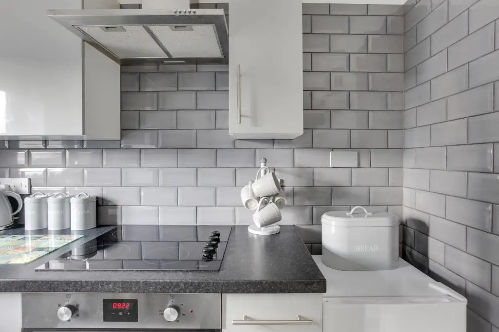 George Suite - Two Bed Apartment with Parking