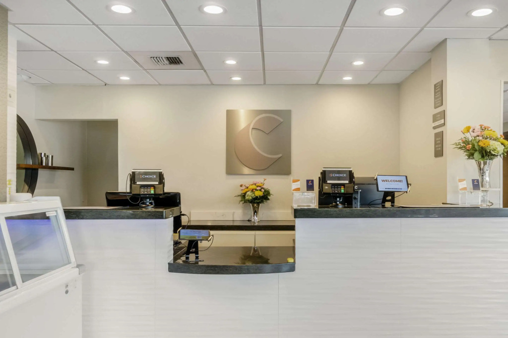 Comfort Inn & Suites Pacific - Auburn