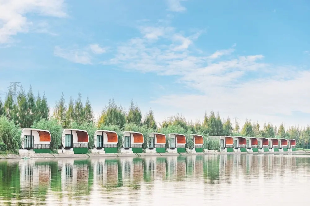 Saksiam Lakeside Resort