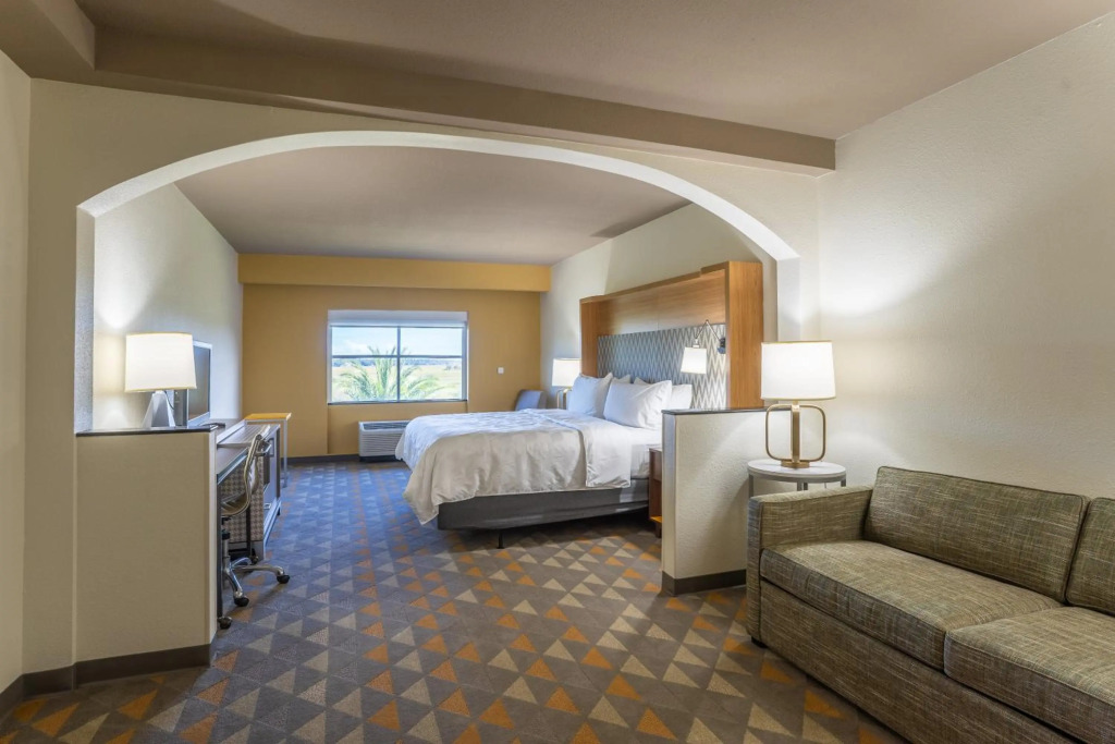 Holiday Inn Hotel & Suites Beaufort at Highway 21 by IHG