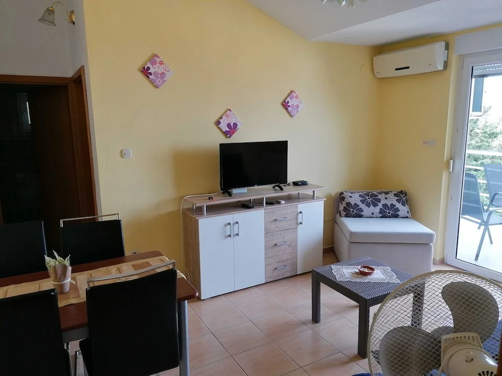 Apartments Šušnjara