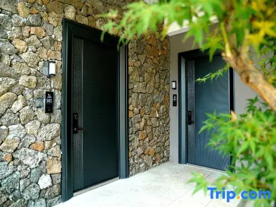 Songzi Yunhuju Hotel (Yawu Scenic Area Store)