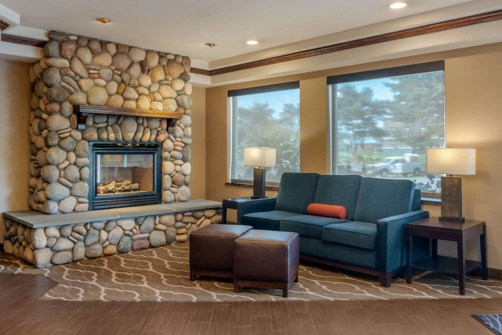 Comfort Inn & Suites Lincoln City