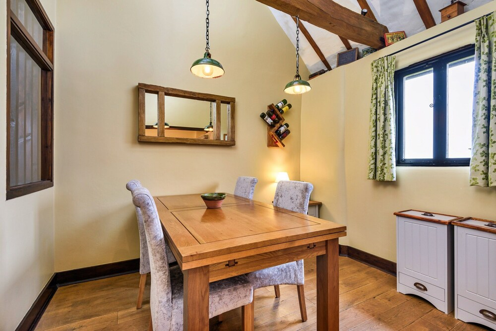 Holiday Home in Kent Near Scenic Parks