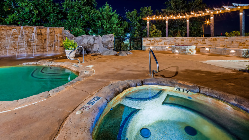 Best Western Premier Crown Chase Inn & Suites