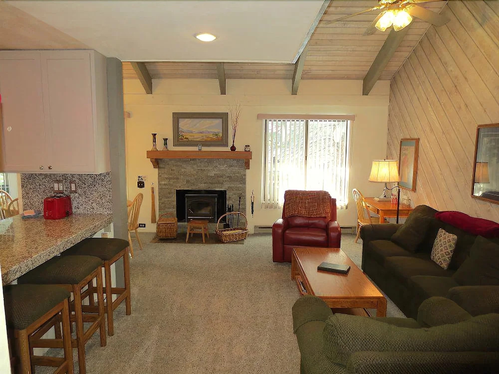 126 Premium Condominium 2 Bedrooms 2 Bathrooms Condo