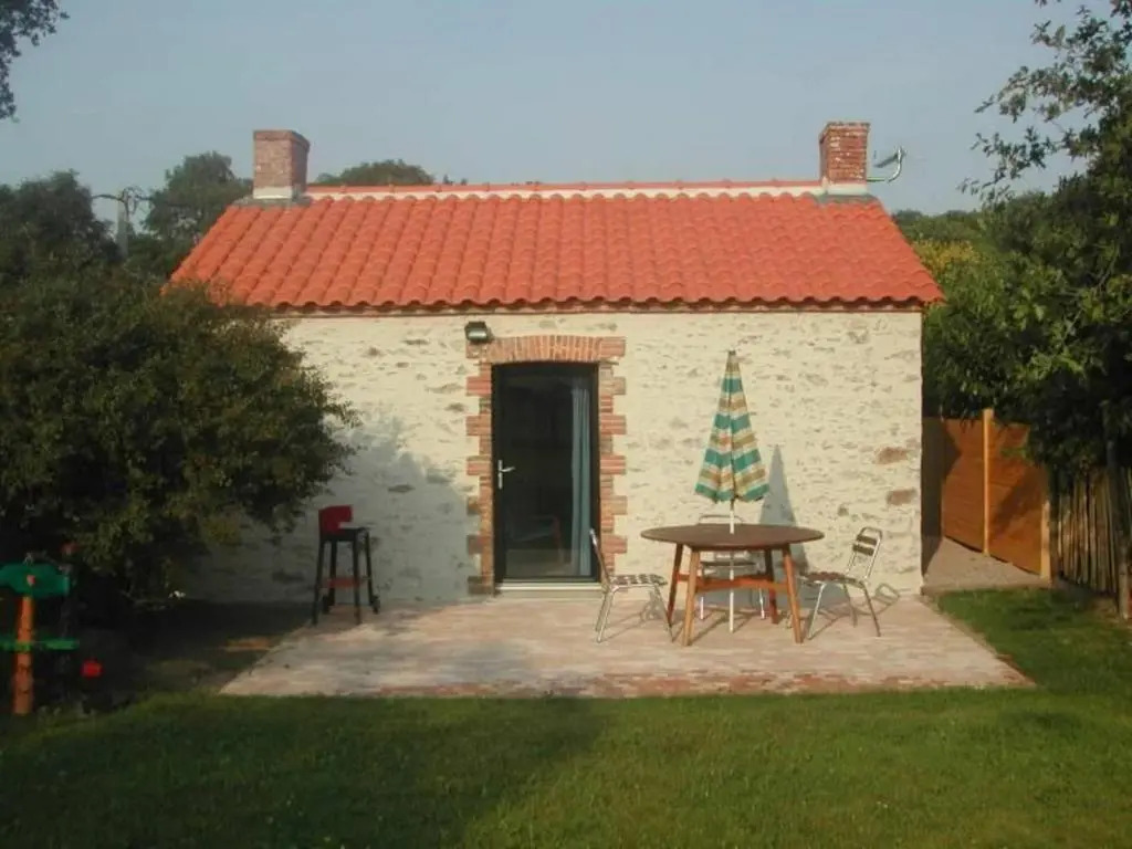 Gîte Charmant avec Jardin, Proche Plages, Wifi et Activités en Famille! - FR-1-306-1031