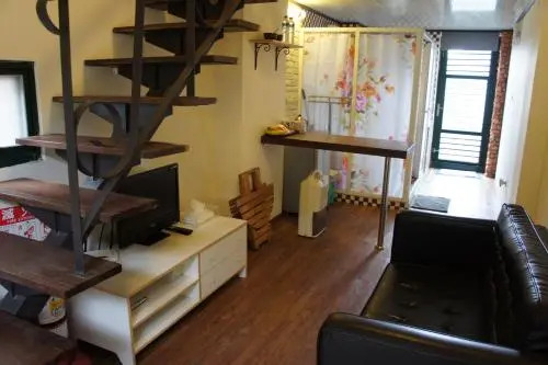 Jiufen Walk Inn 3x3