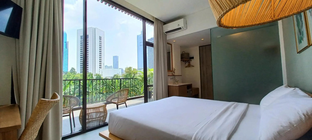 La Boheme, Rooms and Coffee
